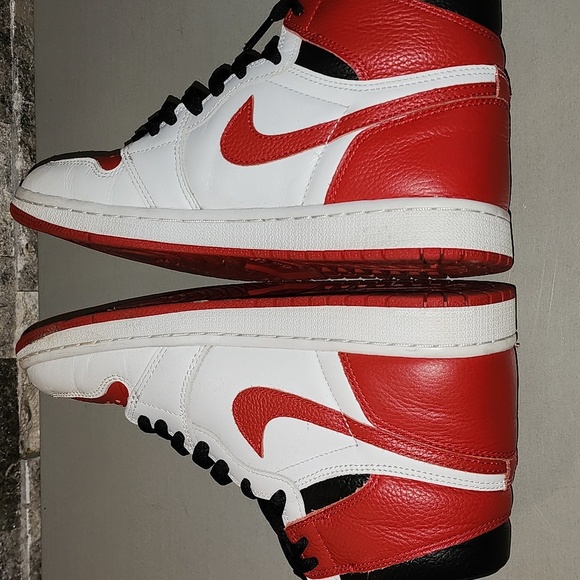 Nike Air Jordan 1 Red and White High-Top Sneakers - Picture 7 of 12